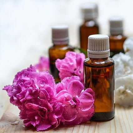 Fragrance oil vs essential oil