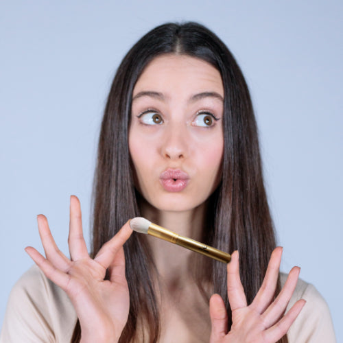 Powder vs Liquid Foundation