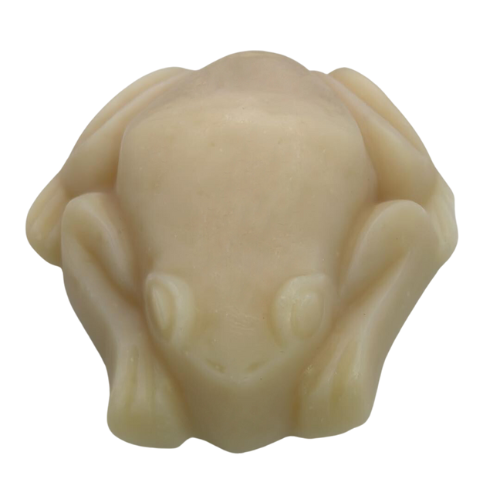 White frog soap to show Drakkar Noir fragrance oil does not discolour soap